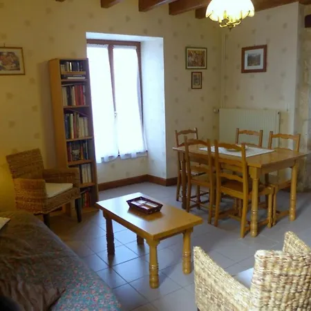 Renove Avec Cour Close, 2 Chambres, A - Fr-1-611-52 * Aubepierre-sur-Aube