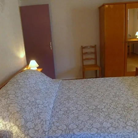 Renove Avec Cour Close, 2 Chambres, A - Fr-1-611-52 Ferienhaus Aubepierre-sur-Aube