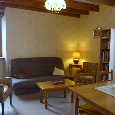 Renove Avec Cour Close, 2 Chambres, A - Fr-1-611-52 Ferienhaus